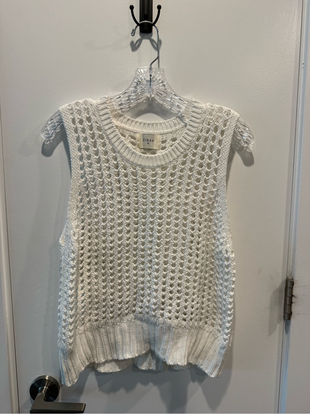 DISSH Cream Open-Knit Sleeveless Crew Sweater Vest
